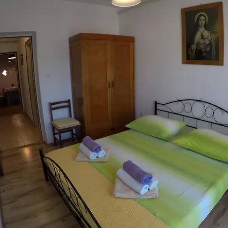 Antique With Balcony * Stari Grad (Hvar)