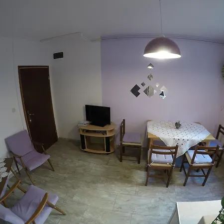 Antique With Balcony شقة ستاري غراد